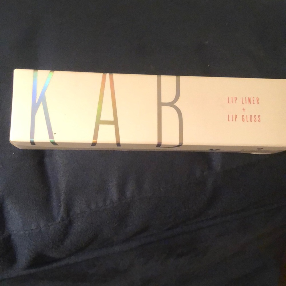KAB...lip liner & gloss set